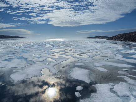 Packeis am westlichen Ende der Bellot Strait, die zum McClintock Channel führt, Nordwestpassage, Nunavut, Kanada, Nordamerika - RHPLF23442