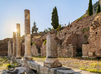 Die römische Agora, Delphi, UNESCO-Weltkulturerbe, Phokis, Griechenland, Europa - RHPLF23468