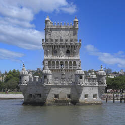 Turm von Belem, UNESCO-Weltkulturerbe, vom Fluss Tejo aus gesehen, Lissabon, Portugal, Europa - RHPLF23592