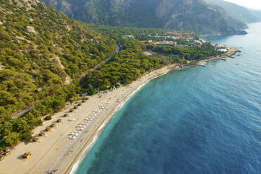 Luftaufnahme Kidrak Beach und Liberty Lykia in Oludeniz, Fethiye, Türkei. - AAEF17117