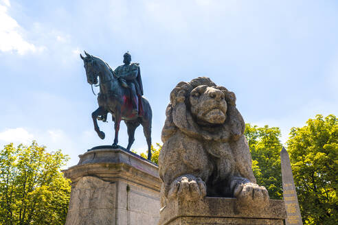 König-Karl-Denkmal auf dem Karlsplatz an einem sonnigen Tag, Stuttgart, Deutschland - TAMF03888