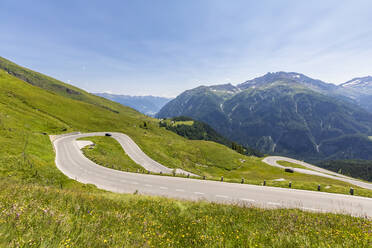 Austria, Salzburg, Hairpin curve of Grossglockner High Alpine Road - FOF13422