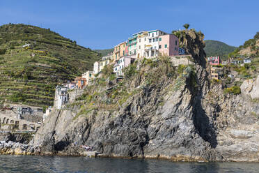 Italien, Ligurien, Manarola, Klippenhäuser des Küstendorfes entlang der Cinque Terre - FOF13452