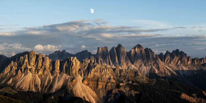 Parco Naturale Puez-Odle bei Sonnenaufgang, Dolomiten, Italien - ALRF02023