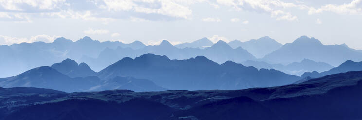 Bergketten in den Dolomiten, Italien - ALRF02028