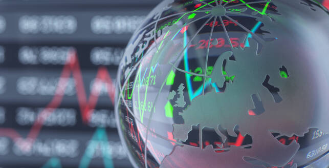 Spiegelung von Finanzzahlen und Diagramm auf Glaskugel - ABRF01046