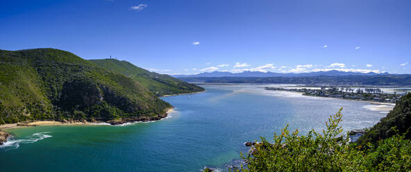 Südafrika, Ostkap, Panoramablick auf die Lagune von Knysna - LBF03777