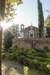 Italien, Latium, Sutri, Eingang der Kirche Chiesa di Santa Maria del Monte - MAMF02578