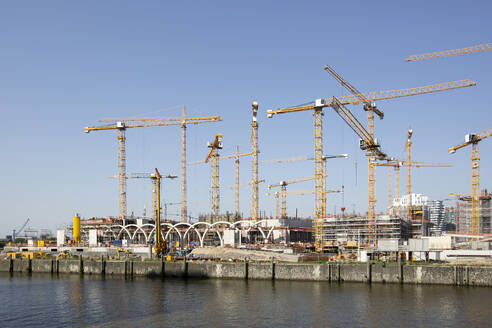 Germany, Hamburg, Large construction site in HafenCity - ASCF01734