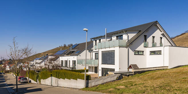 Germany, Baden-Wurttemberg, Korb, Modern energy efficient suburban houses - WDF07273