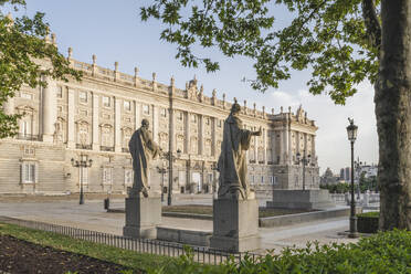 Spain, Madrid, Statues in front of Madrid Royal Palace - KEBF02658