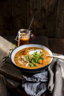 Schale mit verzehrfertigem Chili mit Hühnerfleisch - SBDF04601