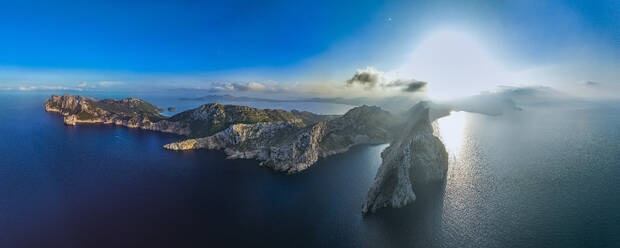 Panoramaluftaufnahme der Halbinsel Formentor, Mallorca, Balearen, Spanien, Mittelmeer, Europa - RHPLF23679