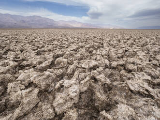 Der Devil's Golf Course, eine große Salzpfanne gefüllt mit Halit-Salzkristallen, Death Valley National Park, Kalifornien, Vereinigte Staaten von Amerika, Nordamerika - RHPLF23746