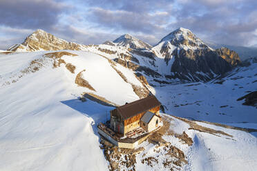 Duca degli Abruzzi mountain hut, Campo Imperatore, Gran Sasso National Park, Apennines, L'Aquila, Abruzzo region, Italy, Europe - RHPLF23853