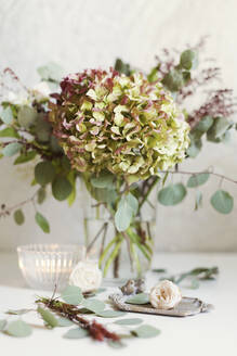 Bouquet of hydrangea and rose flower decoration - ONAF00496