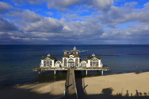 Germany, Mecklenburg-Vorpommern, Sellin, Clouds over Sellin Pier - JTF02314