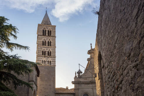 Italy, Lazio, Viterbo, Bell tower of Palazzo dei Papi - MAMF02813