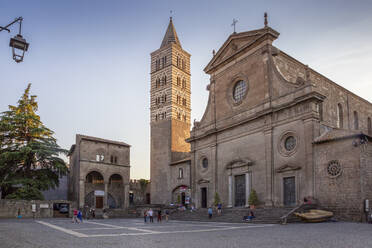 Italien, Latium, Viterbo, Piazza San Lorenzo und Palazzo dei Papi - MAMF02815