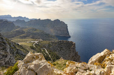 Spanien, Balearische Inseln, Blick vom Cap de Formentor im Sommer - FCF02124