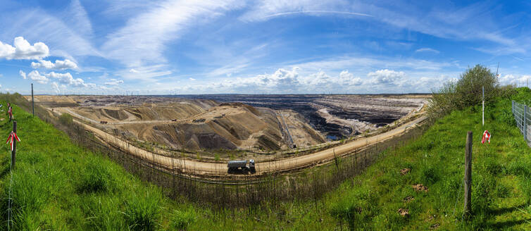 Germany, North Rhine Westphalia, Grevenbroich, Panoramic view of Garzweiler II open pit mine - FRF01016