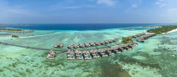 Luftaufnahme der Wasserbungalows auf der Insel Lankanfushi in Kuda Huraa, Malediven - AMF09886