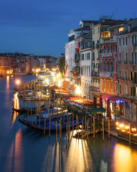 Rialto in der Dämmerung, Venedig, UNESCO-Weltkulturerbe, Venetien, Italien, Europa - RHPLF24040