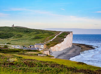 Birling Gap in der Abenddämmerung, South Downs National Park, East Sussex, England, Vereinigtes Königreich, Europa - RHPLF24092