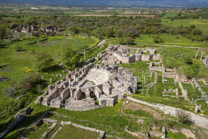 Luftaufnahme der antiken Ruinen eines griechischen Tempels in Aphrodisias, Aydin, Türkei. - AAEF17872