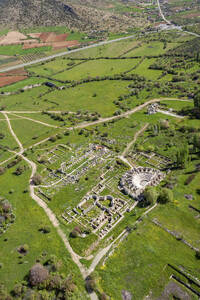 Luftaufnahme der antiken Ruinen eines griechischen Tempels in Aphrodisias, Aydin, Türkei. - AAEF17876