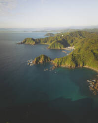 Luftaufnahme des Yokonami-Naturparks an der Küste, Kochi, Shikoku, Japan. - AAEF17979