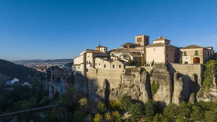 Luftaufnahme von Cuenca, UNESCO-Weltkulturerbe, Kastilien-La Mancha, Spanien, Europa - RHPLF24143