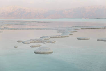 Salzformationen im Toten Meer bei Sonnenuntergang - PCLF00613