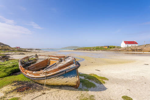 UK, Scotland, Ardmhor, Old rowboat lying on beach - SMAF02573