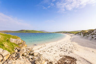 UK, Scotland, Traigh a Bhaigh, Sandy beach on Barra island - SMAF02574