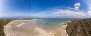 UK, Schottland, Luftpanorama des Strandes Traigh Mhor - SMAF02578
