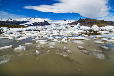 Eisblöcke am Strand in Island, Europa. - HPIF29606