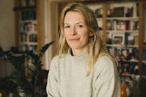 Portrait of blond woman at home - MASF37438