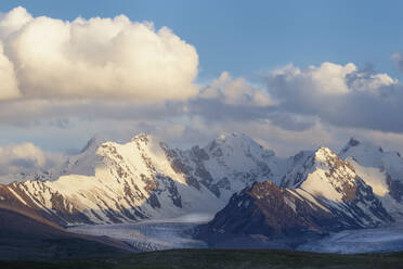 Kizil-Asker glacier, Kakshaal Too in the Tian Shan mountain range near the Chinese border, Naryn Region, Kyrgyzstan, Central Asia, Asia - RHPLF24167