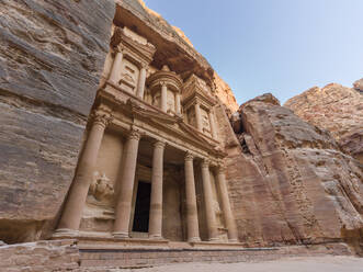 The Treasury (El Khazneh), monument carved into the rock of the mountain, Petra, UNESCO World Heritage Site, Jordan, Middle East - RHPLF24390