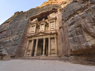 The Treasury (El Khazneh), monument carved into the rock of the mountain, Petra, UNESCO World Heritage Site, Jordan, Middle East - RHPLF24392