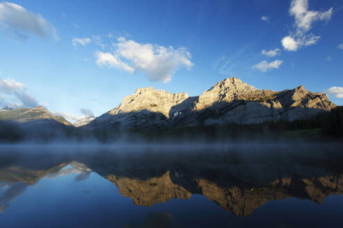 Wedge Pond, Kananaskis Country, Alberta, Rocky Mountains, Canada, North America - RHPLF24561