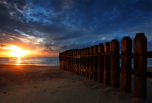 Sunrise over the beach, Ventnor, Isle of Wight, England, United Kingdom, Europe - RHPLF24582