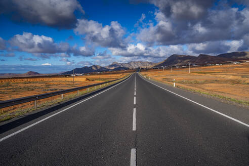 View of road and landscape near Antigua, Antigua, Fuerteventura, Canary Islands, Spain, Atlantic, Europe - RHPLF24680