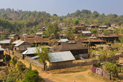 Mountain village in countryside, near Hsipaw, Shan State, Myanmar (Burma), Asia - RHPLF24893