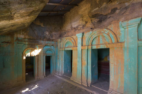 Temple exterior, Hpo Win Daung Caves (Phowintaung Caves), Monywa, Myanmar (Burma), Asia - RHPLF24900
