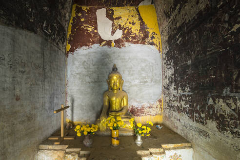 Buddha statue, Hpo Win Daung Caves (Phowintaung Caves), Monywa, Myanmar (Burma), Asia - RHPLF24908