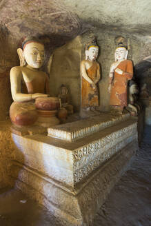 Buddha statues, Hpo Win Daung Caves (Phowintaung Caves), Monywa, Myanmar (Burma), Asia - RHPLF24916