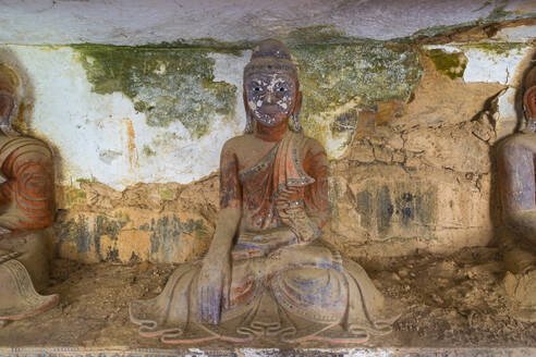 Buddha statue, Hpo Win Daung Caves (Phowintaung Caves), Monywa, Myanmar (Burma), Asia - RHPLF24923