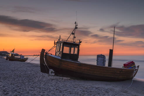 Fishing boat on the beach of Ahlbeck, Usedom Island, Baltic Sea, Mecklenburg-Western Pomerania, Germany, Europe - RHPLF25087